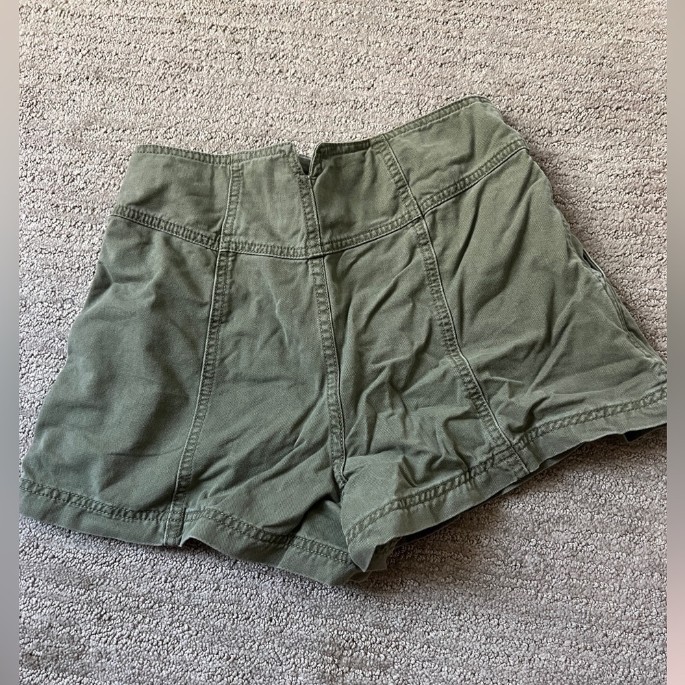 forever 21 - Olive green shorts size M - Picture 3 of 5